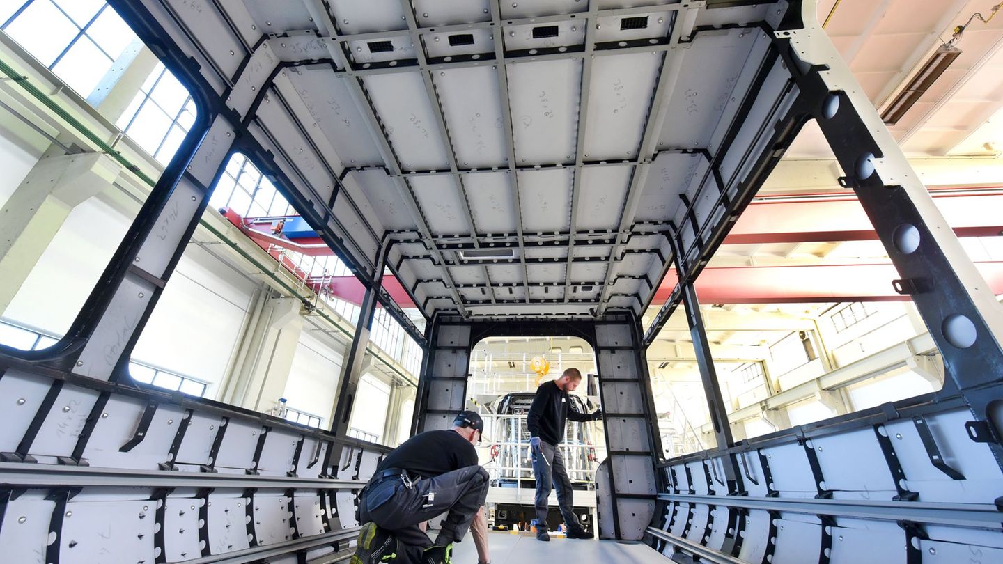 Straßenbahnbauer Heiterblick: Gespräche mit Interessenten laufen (Archivbild). Foto: Waltraud Grubitzsch/dpa-Zentralbild/dpa