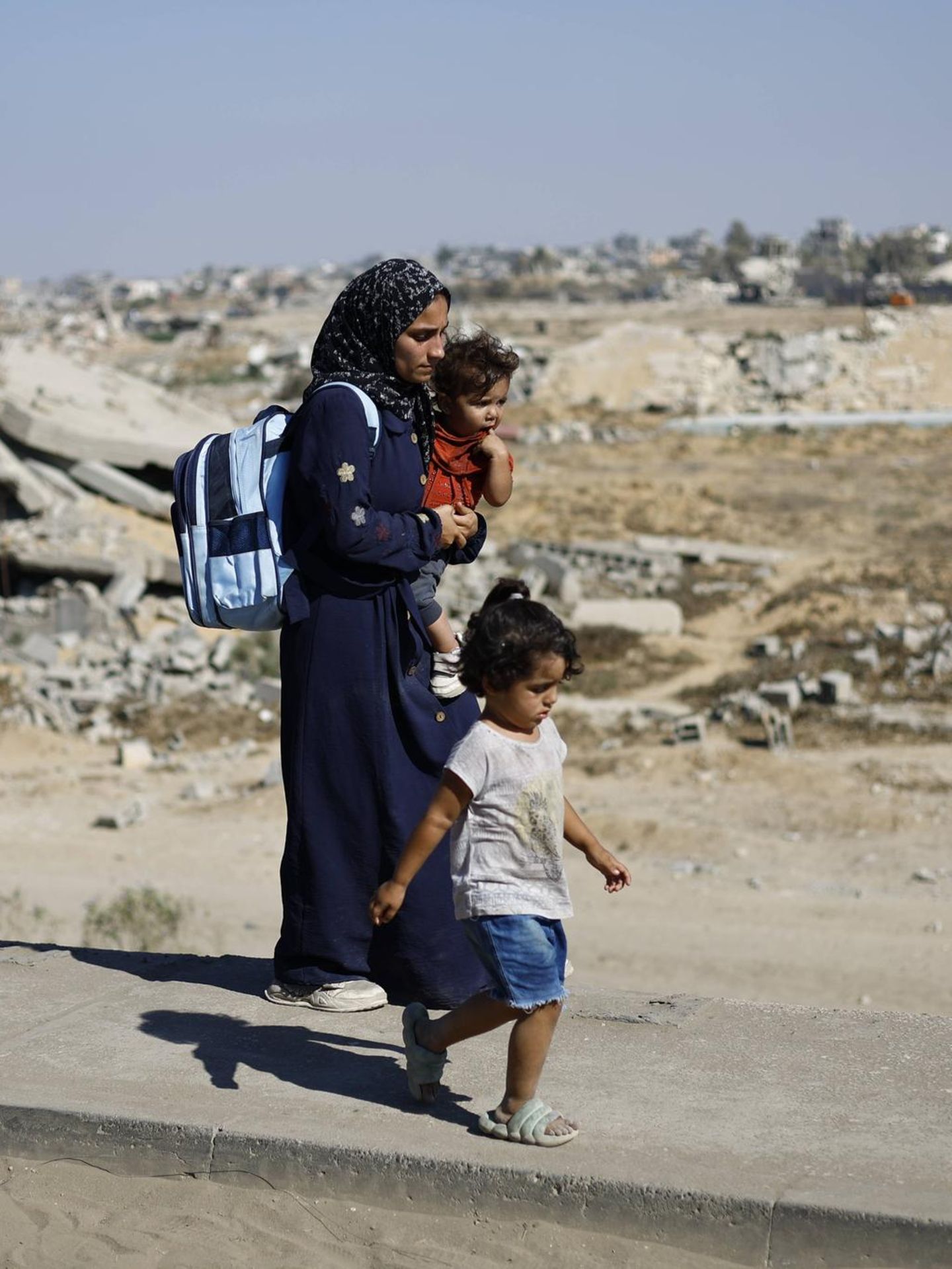 Frauen auf der Flucht aus Gaza-Stadt
