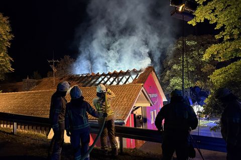 Nach dem Brand ist die Wache nicht mehr nutzbar. Foto: Berthold Stamm/dpa