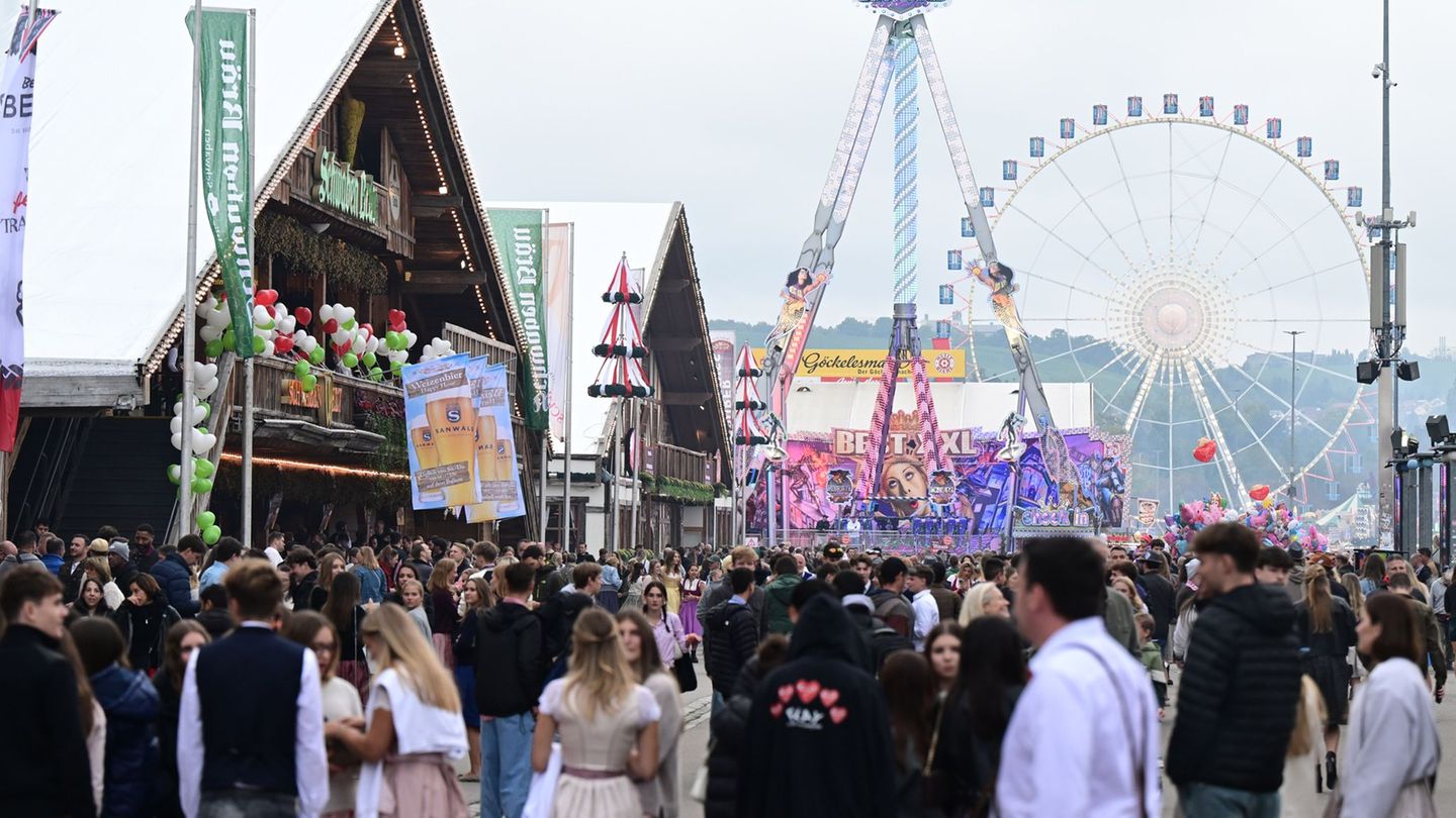 Nach Angaben der Feuerwehr wurde bei dem Brand auf dem Cannstatter Volksfest niemand verletzt. (Archivbild) Foto: Bernd Weißbrod