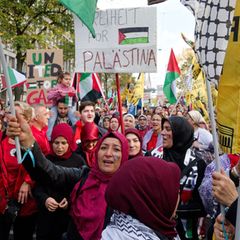 Die Demonstranten wollen auf die Situation der Palästinenser in Gaza aufmerksam machen