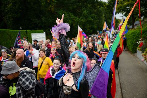 Die "Pommesgabel" ist auch beim CSD in Wacken zu sehen. Foto: Gregor Fischer/dpa