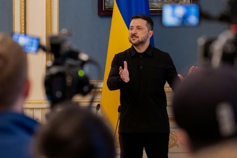 Der ukrainische Präsident Selenskyj vor Journalisten