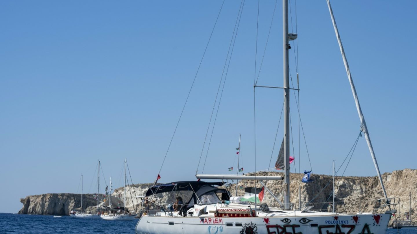 Ein Boot der sogenannten Global Sumud Flotilla vor Kreta