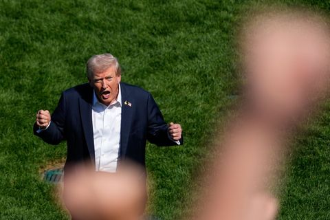 Trump will das militärische Eingreifen in US-Städten ausweiten - Demokraten kritisieren das scharf. Foto: Alex Brandon/AP/dpa