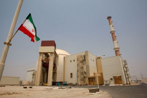 Berlin, Paris und London hatten im Atomstreit mit dem Iran die Notbremse gezogen. (Archivbild) Foto: Vahid Salemi/AP/dpa
