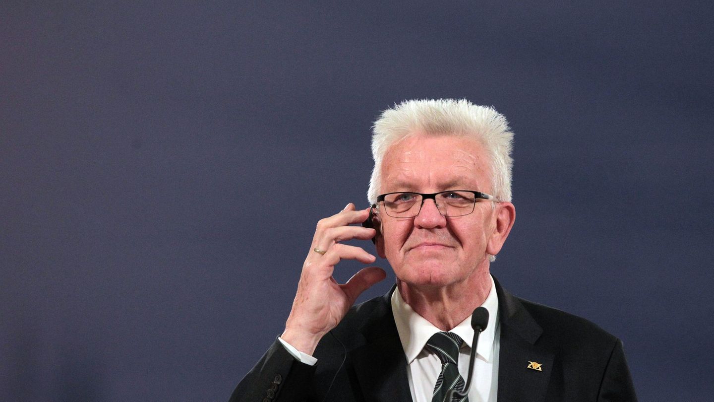 Lost in Translation? Regierungschef Kretschmann hat gern einen Dolmetscher dabei - oder im Ohr. Foto: Dragan Stankovic/dpa