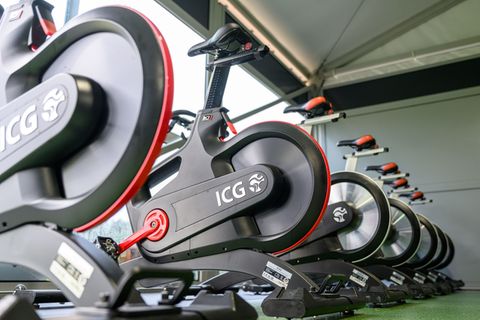 Laut dem Arbeitgeberverband deutscher Fitness- und Gesundheitsanlagen ist Fitness bundesweit die mitgliederstärkste Sportart. (A