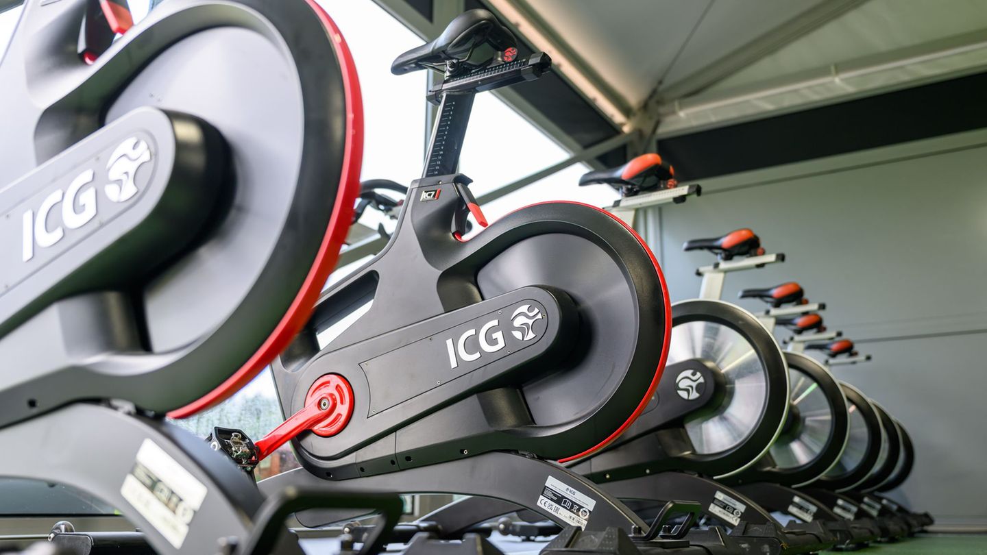 Laut dem Arbeitgeberverband deutscher Fitness- und Gesundheitsanlagen ist Fitness bundesweit die mitgliederstärkste Sportart. (A