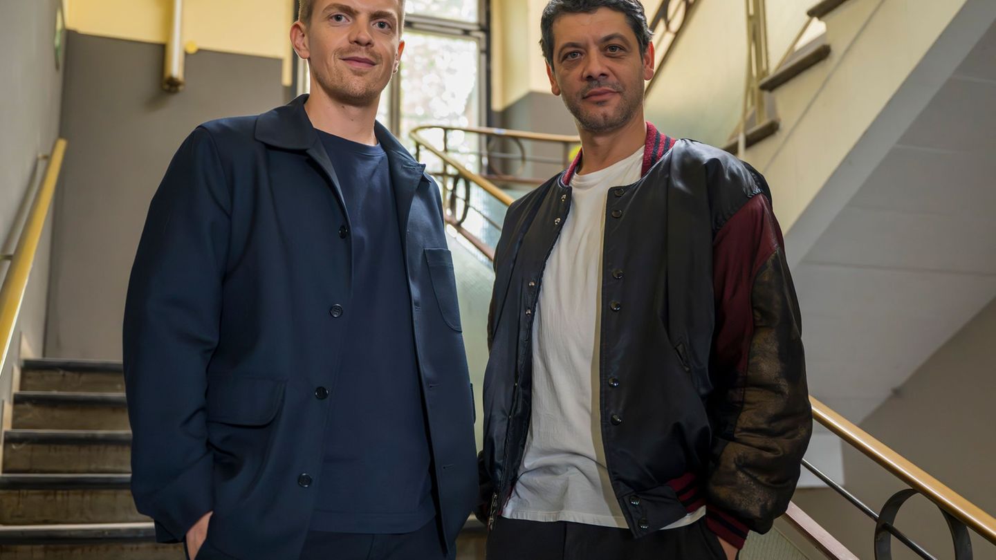 Das neue Münchner Ermittler-Duo im Münchner "Tatort": Gerade haben Ferdinand Hofer (l) und Carlo Ljubek ihren ersten gemeinsamen
