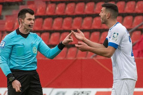 Klaus Gjasula hadert mit den Leistungen der Schiedsrichter in der 3. Fußball-Liga. Foto: Stefan Puchner/dpa