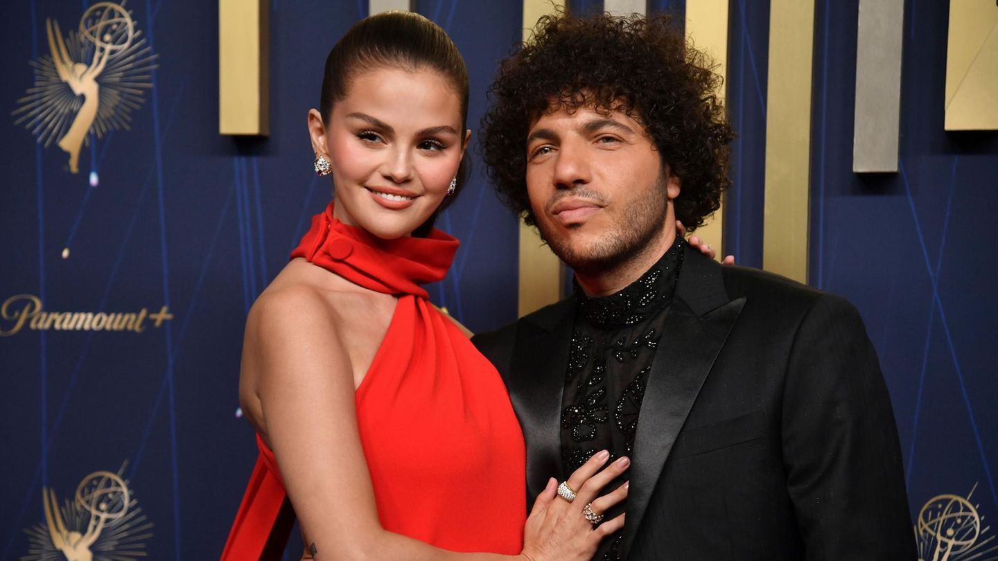 Selena Gomez shows pictures of her wedding with Benny Blanco