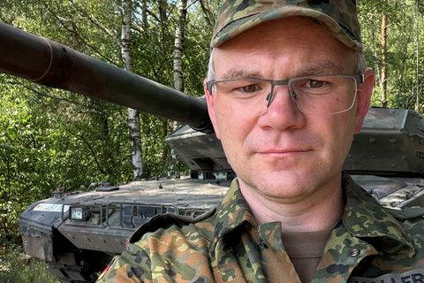 Panzer statt Parlament: Der rheinland-pfälzische SPD-Abgeordnete Martin Haller war nun eine Woche bei Bundeswehr. Foto: Martin H
