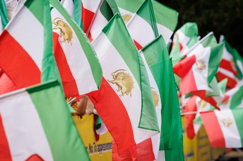 Iranische Flaggen