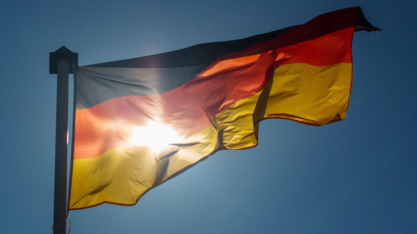Seit der deutschen Wiedervereinigung 1990 wird der "Tag der Deutschen Einheit" am 3. Oktober gefeiert. (Symbolbild) Foto: Fernan