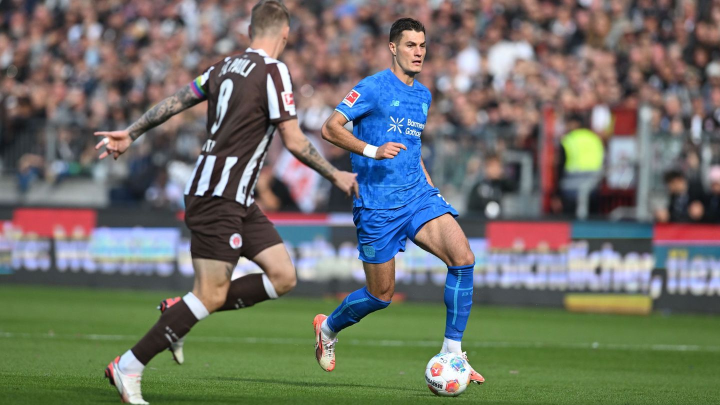 Patrick Schick verletzte sich im Spiel beim FC St. Pauli und fällt vorest aus. Foto: Carmen Jaspersen/dpa