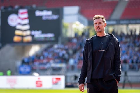 Miroslav Klose findet mit dem 1. FC Nürnberg nicht in die Erfolgsspur. Foto: Daniel Karmann/dpa