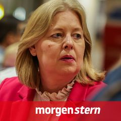 Sorgenvolle Blicke: SPD-Bundesvorsitzende Bärbel Bas am Wahlabend in Duisburg