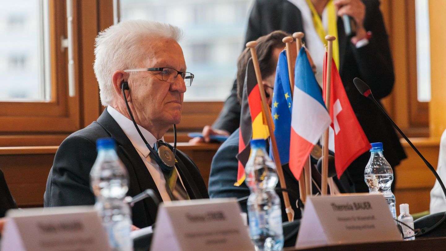 Er ist nicht sein erstes Mal in Straßburg: Ministerpräsident Kretschmann auf einer Dienstreise 2022. (Archivbild) Foto: Philipp