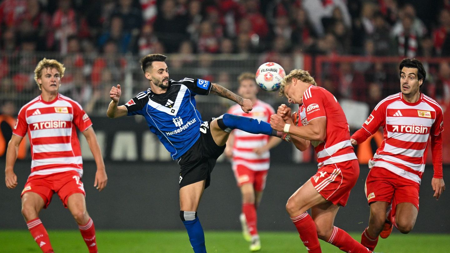Dieser Tritt hat für HSV-Profi Vieira Folgen. Foto: Soeren Stache/dpa