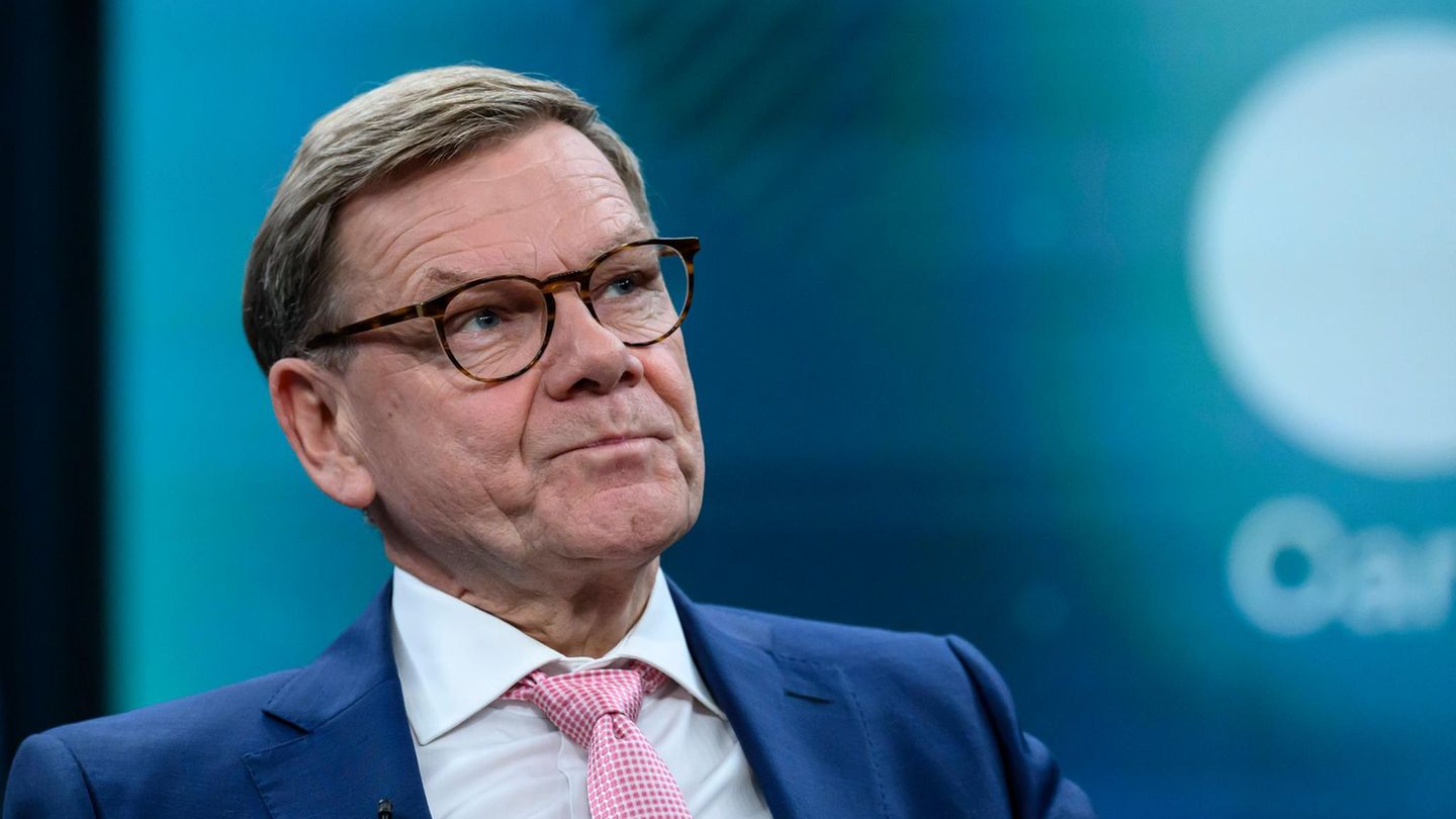 Bundesaußenminister Johann Wadephul (CDU) bei "Caren Miosga"