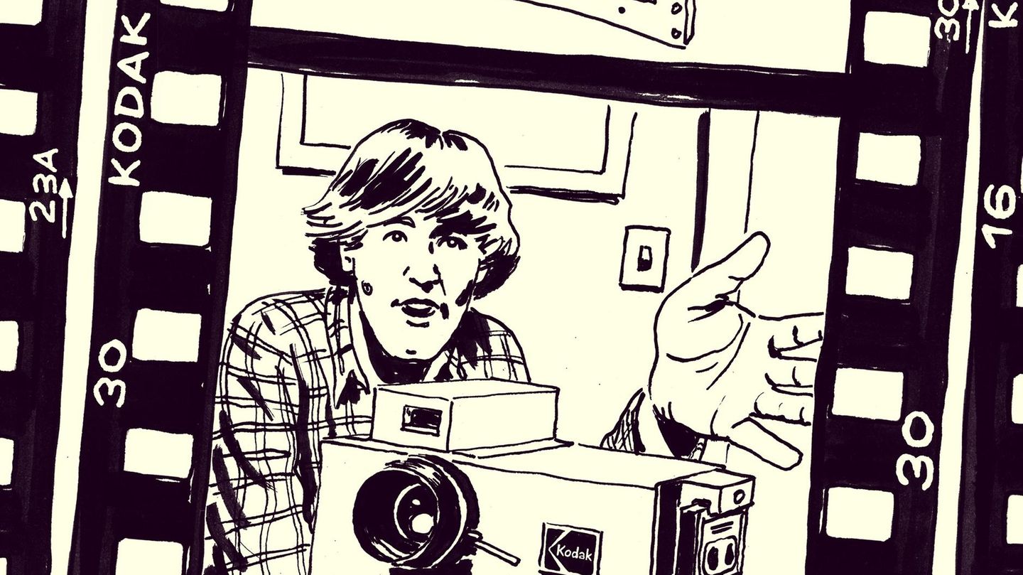 Steven J. Sasson mit der ersten Digitalkamera 1975