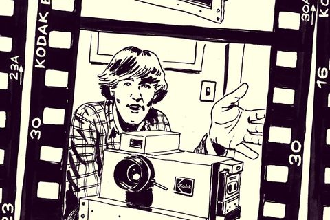 Steven J. Sasson mit der ersten Digitalkamera 1975