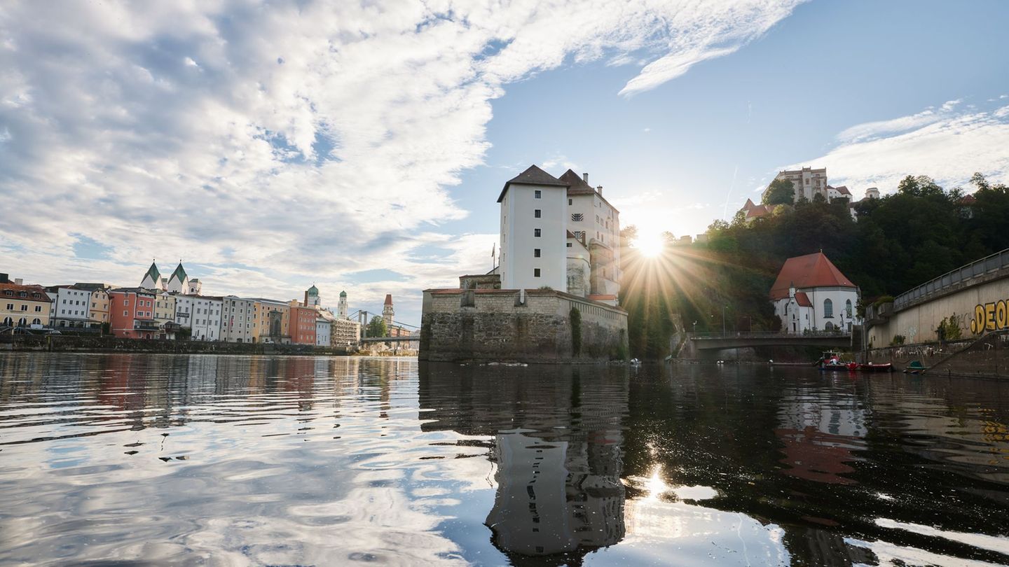 Die Passauer Altstadt ist ein beliebtes Ziel für Flusskreuzfahrten (Symbolbild) Foto: Tobias Köhler/dpa