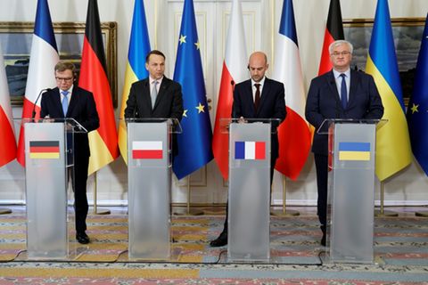 Wadephul (l.) mit europäischen Kollegen in Warschau