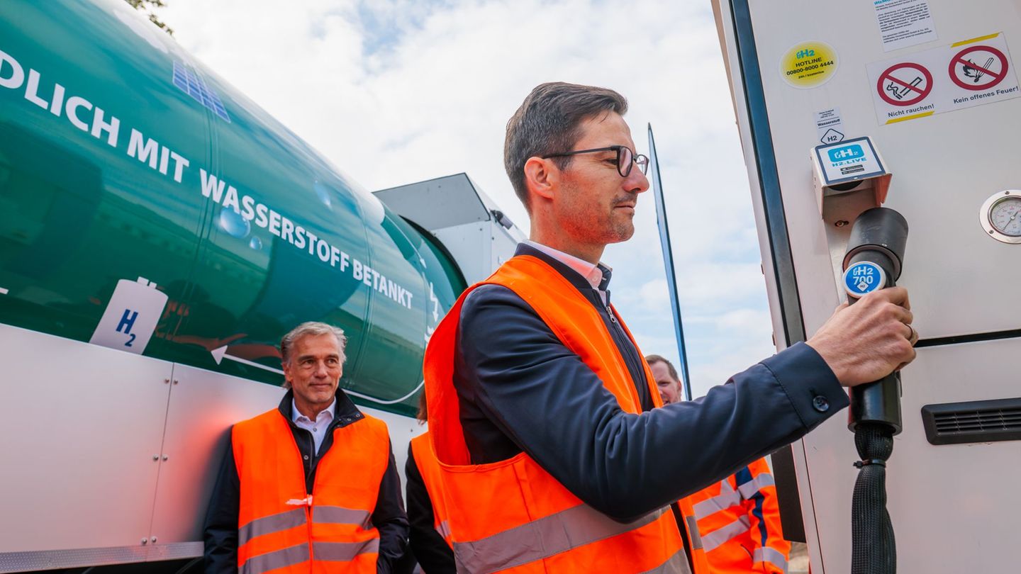 Freiburg setzt auf Wasserstoff-Fahrzeuge bei der Müllabfuhr. Foto: Philipp von Ditfurth/dpa