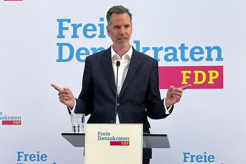 FDP-Chef Dürr: Man sollte auch weniger Urlaub nehmen dürfen. (Archivbild) Foto: Andreas Hoenig/dpa