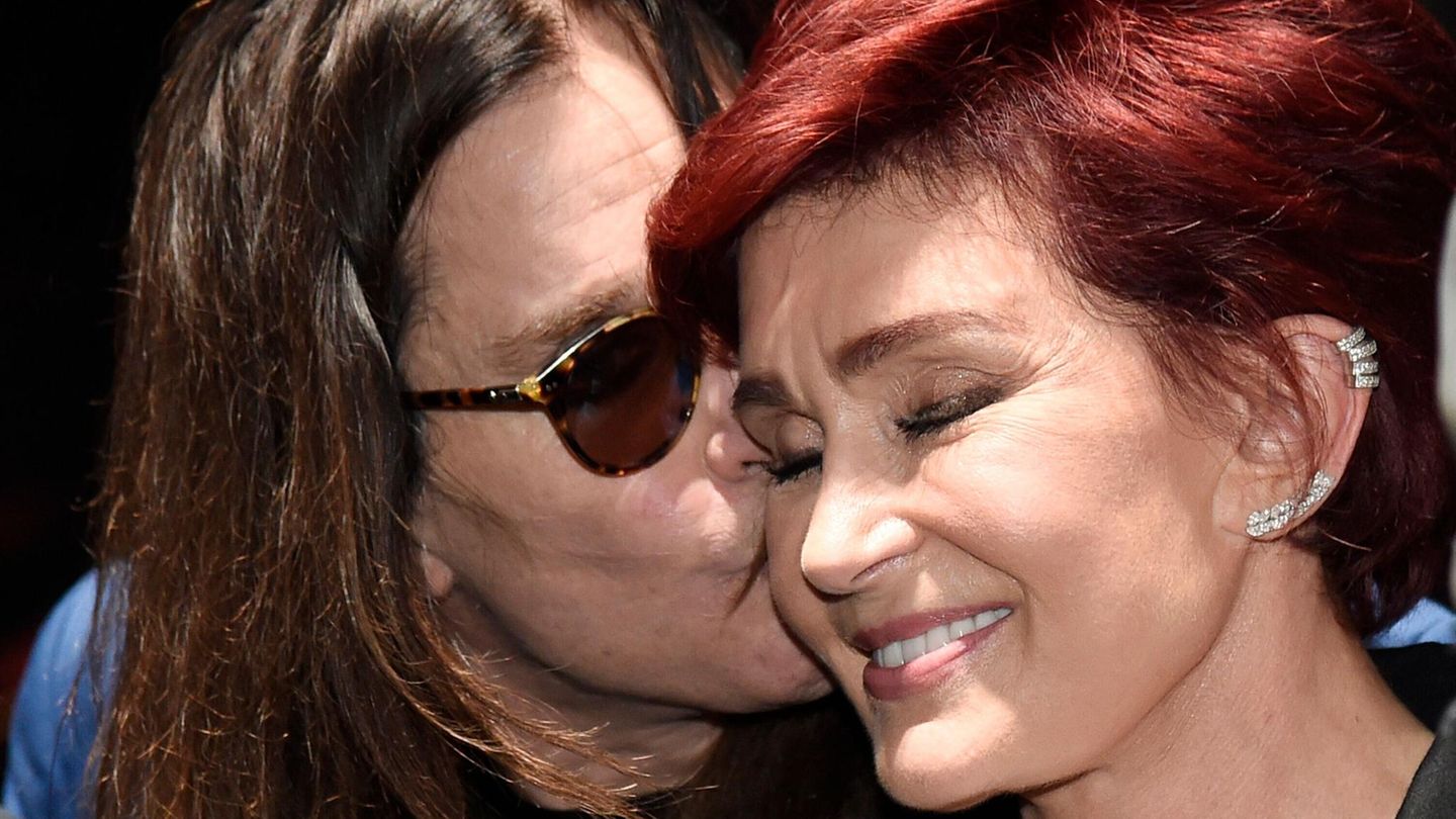 Ozzy Osbourne und Sharon Osbourne beim Kuss