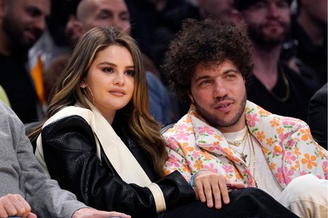 Selena Gomez und Benny Blanco bei einem Sport-Event