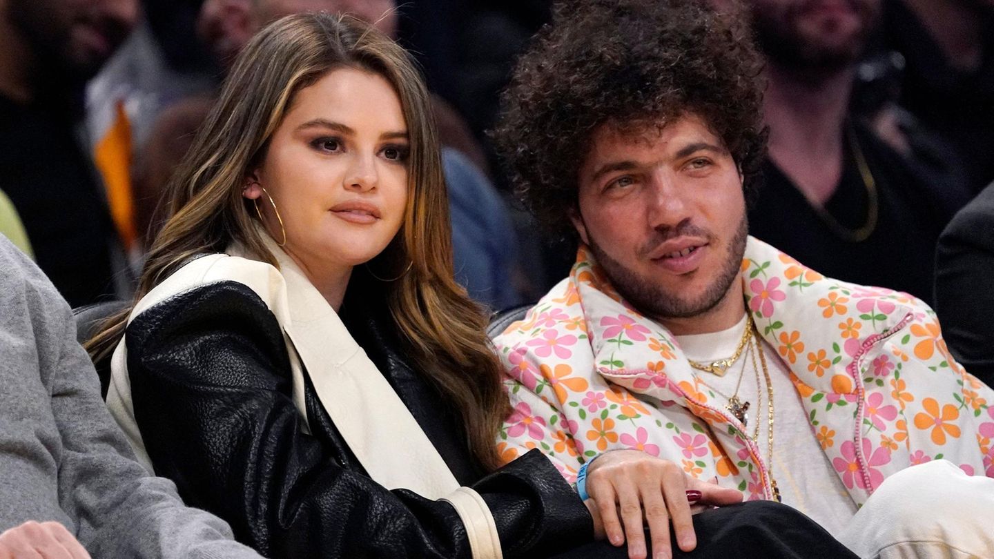 Selena Gomez und Benny Blanco bei einem Sport-Event