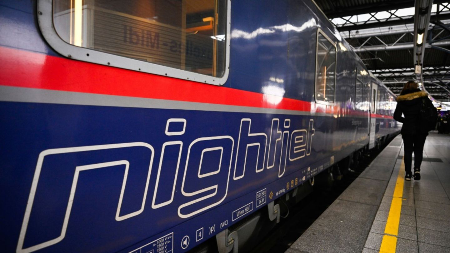 Nightjet aus Berlin im Bahnhof von Brüssel