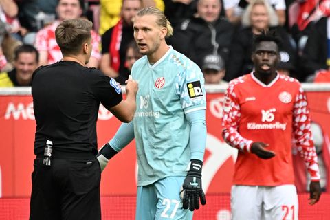 Mainz-Torhüter Robin Zentner muss gegen Mainz mit Rot vom Feld. (Archivfoto) Foto: Torsten Silz/dpa