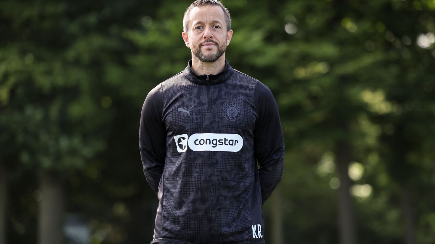 Für ihn ist der Innenraum im Bundesliga-Spiel bei Werder Bremen gesperrt: St. Paulis Athletiktrainer Karim Rashwan (Archiv) Foto