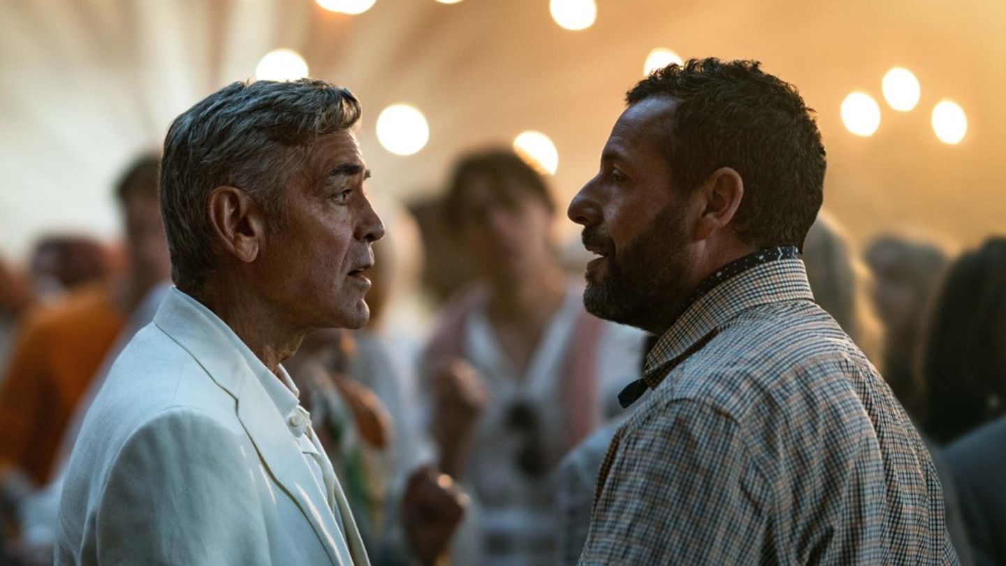 Der Star und sein Agent: George Clooney (l.) und Adam Sandler in "Jay Kelly".
