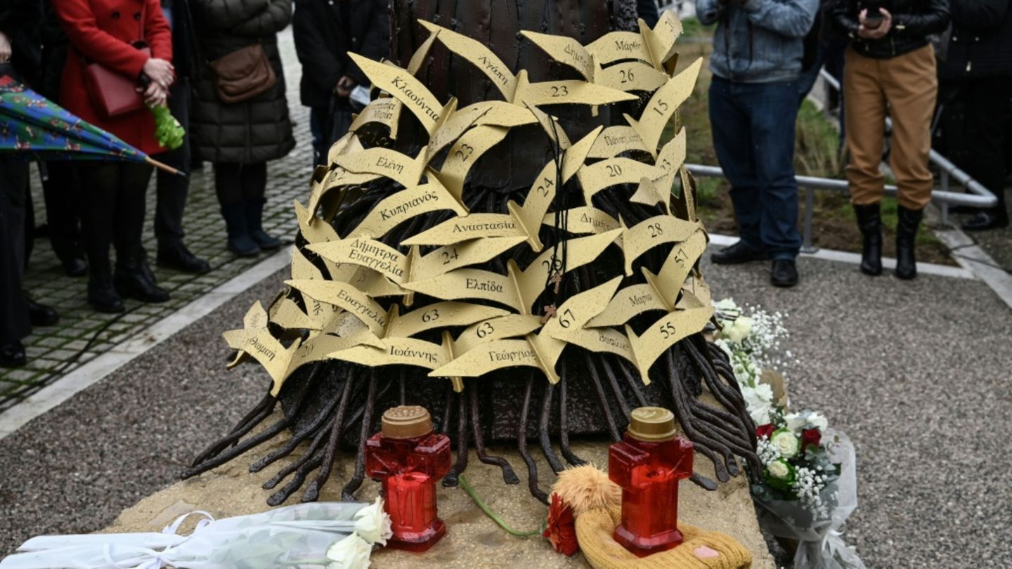 Denkmal in Thessaloniki für verstorbene Zugpassagiere
