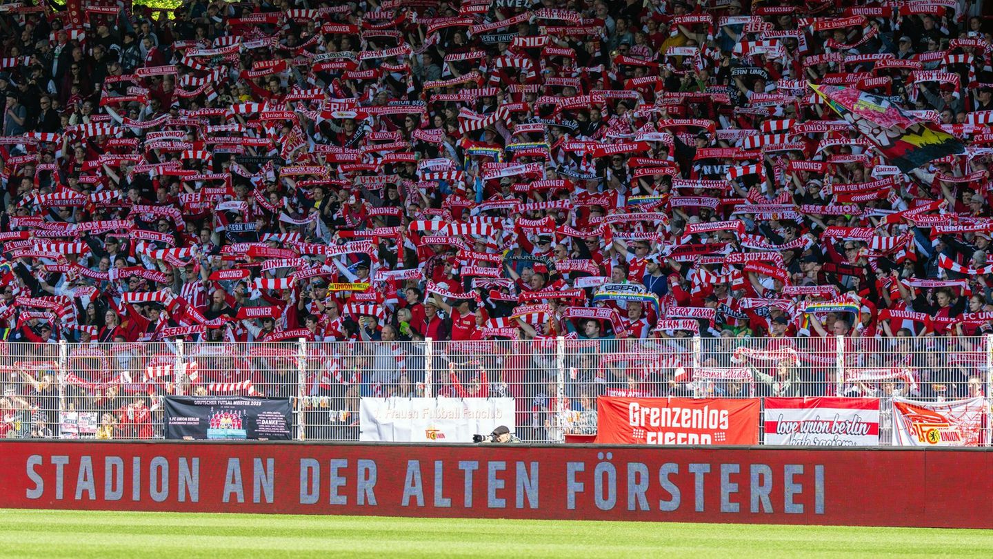 Soll erweitert werden: Stadion an der Alten Försterei Foto: Soeren Stache/dpa