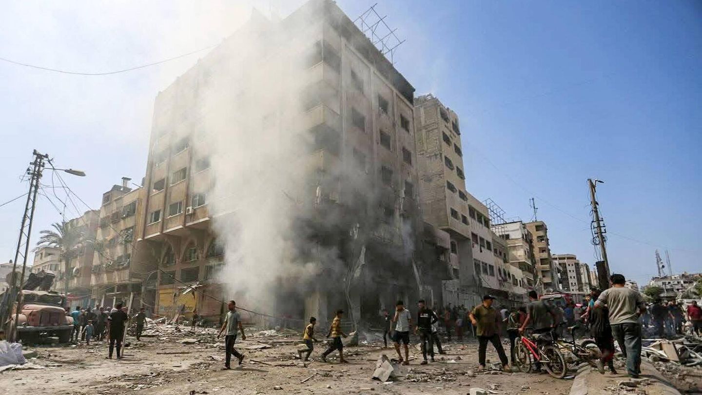 Ein zerbombtes Haus in Gaza-Stadt. Stimmen Israel und Hamas dem Plan von US-Präsident Trump zustimmen, könnte der Konflikt bald enden