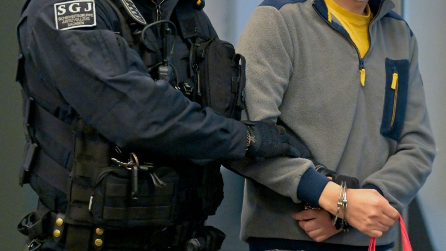 Angeklagter Jian G. an erstem Prozesstag im August