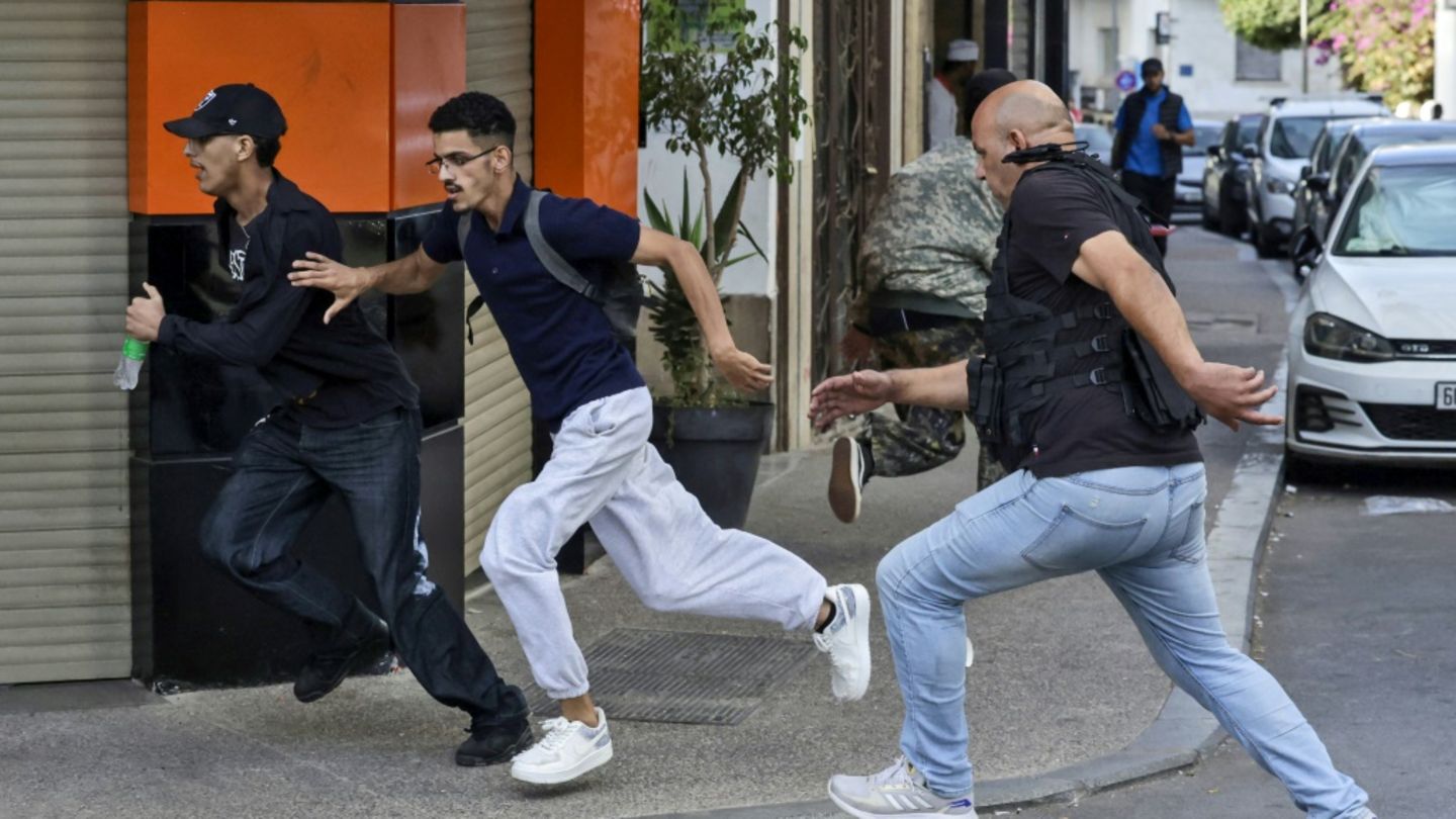 Sicherheitskraft treibt Demonstranten in Rabat auseinander