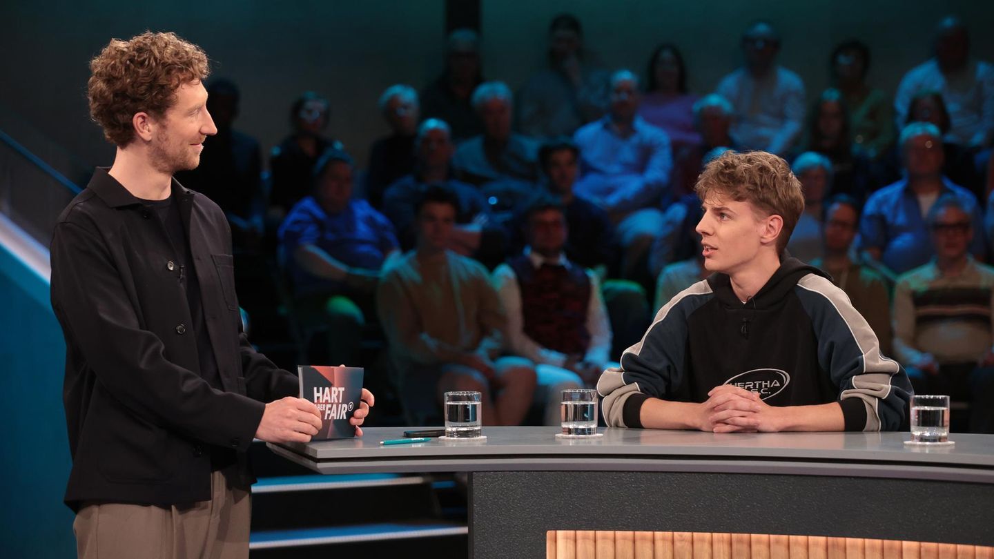 "Hart aber fair": Louis Klamroth mit Levi Penell