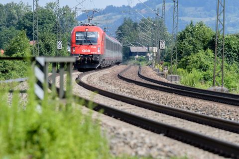 Einzelne Verbindungen im Netz Chiemgau-Inntal fahren vom 7. bis 9. Oktober den Halt München-Ost nicht an. (Symbolbild) Foto: Mat