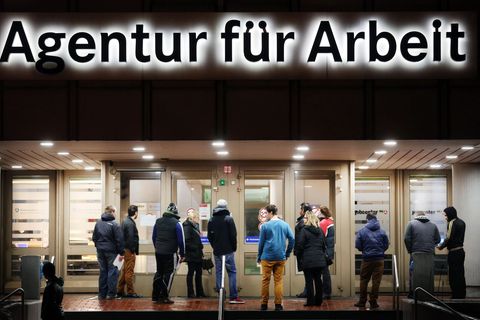 Nach dem Anstieg im August erholte sich der Arbeitsmarkt in NRW zuletzt wieder. Foto: Martin Gerten/dpa
