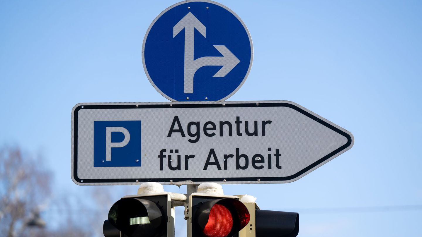 Die Arbeitslosigkeit in Bayern ging nur leicht zurück. (Symbolbild) Foto: Sven Hoppe/dpa