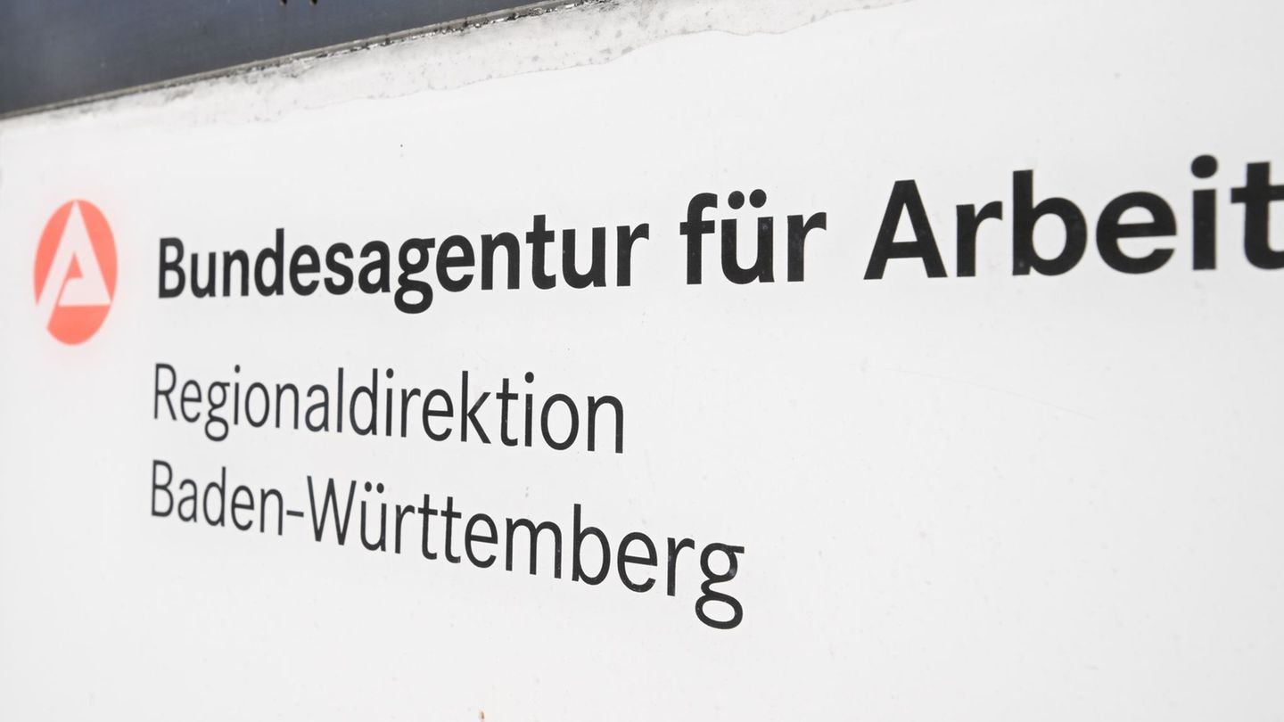 Regionaldirektion: Arbeitsmarkt weiter unter Druck. (Archivbild) Foto: Bernd Weißbrod/dpa