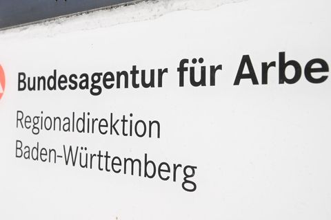 Regionaldirektion: Arbeitsmarkt weiter unter Druck. (Archivbild) Foto: Bernd Weißbrod/dpa