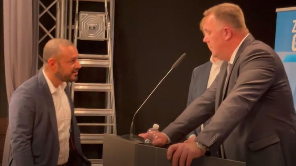 "Halt du die Fresse": Interner AfD-Streit eskaliert vor Publikum